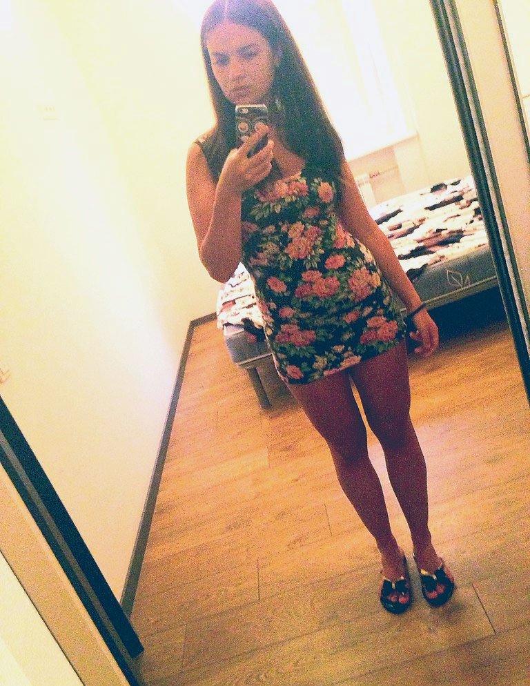 Пошлая девушка ищет парня для вирта по скайпу (возможно постоянно) Пошлая девушка ищет парня для вирта по скайпу (возможно постоянно)