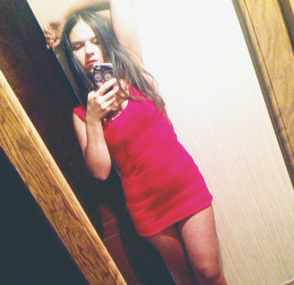 Пошлая девушка ищет парня для вирта по скайпу (возможно постоянно) Пошлая девушка ищет парня для вирта по скайпу (возможно постоянно)