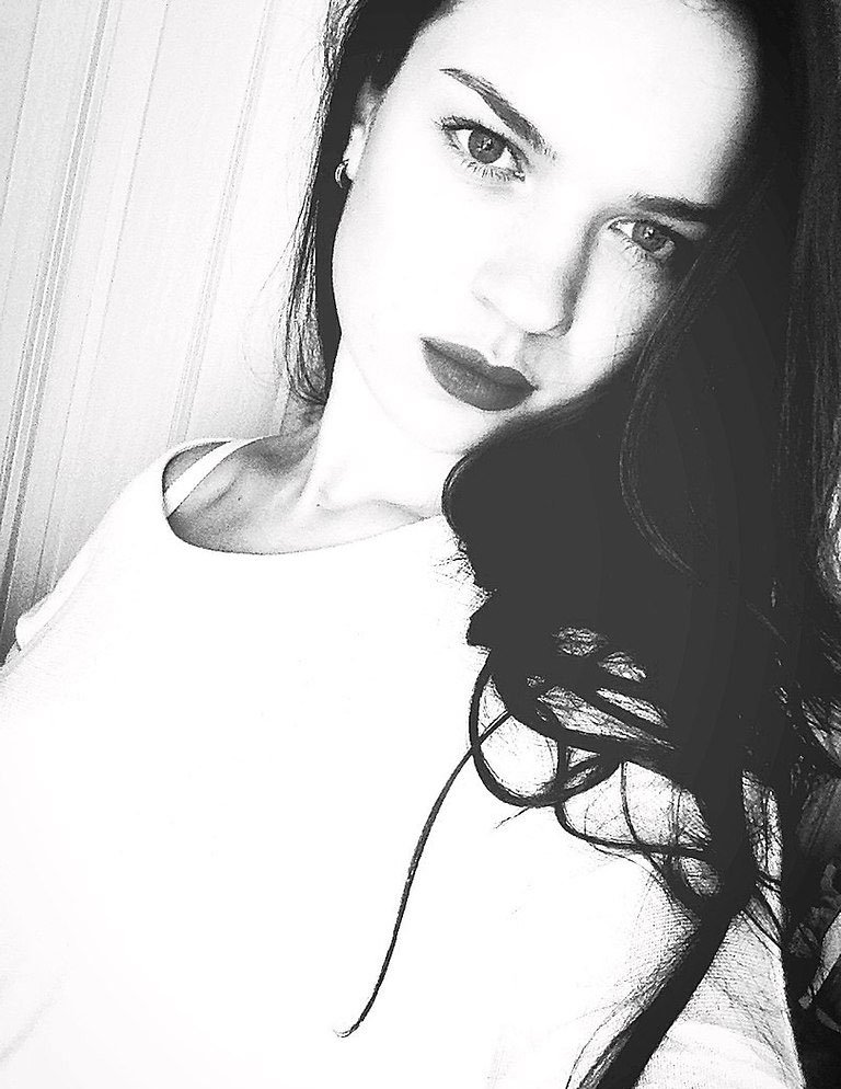 Пошлая девушка ищет парня для вирта по скайпу (возможно постоянно) Пошлая девушка ищет парня для вирта по скайпу (возможно постоянно)