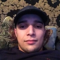 Молодой зеленоглазый брюнет ищет любовницу Молодой зеленоглазый брюнет ищет любовницу