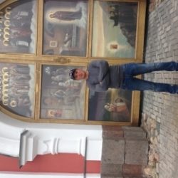 Парень, ищу девушку, люблю лизать киску Парень, ищу девушку, люблю лизать киску