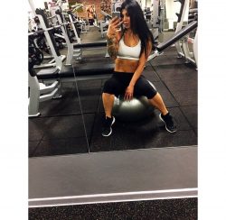 Обалденная девушка брюнетка, в поисках мужчины из Ульяновск Обалденная девушка брюнетка, в поисках мужчины из Ульяновск