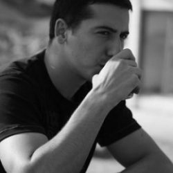 Парень, ищу девушку для регулярных встреч в Ульяновске Парень, ищу девушку для регулярных встреч в Ульяновске