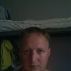 Парень ищет девушку для встреч Парень ищет девушку для встреч